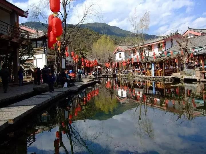 菲律宾金达沃省山体滑坡已致10人死亡